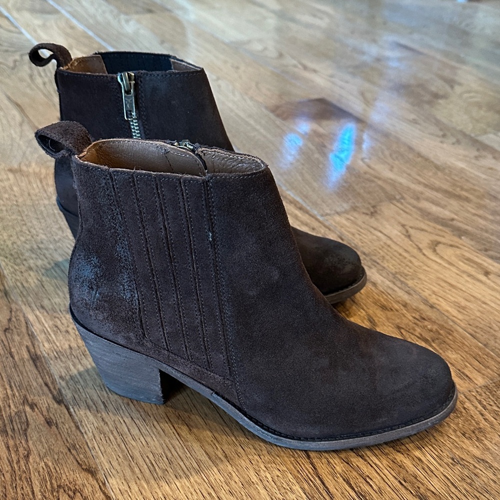 Frye Alton Chelsea Chocolate Ankle Booties